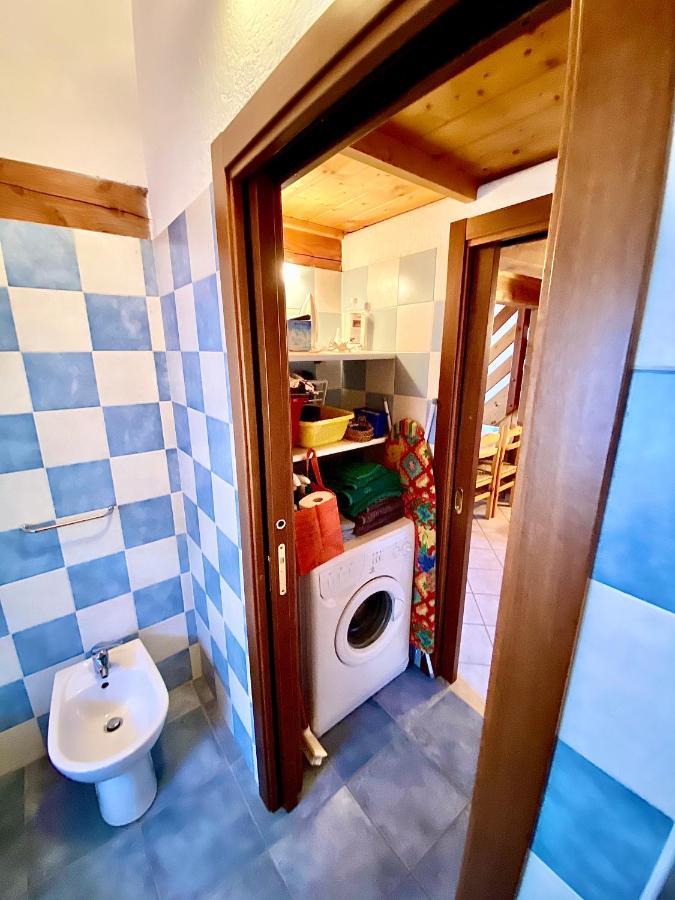 Attico Panoramico Con Soppalco Appartement Gignod Buitenkant foto